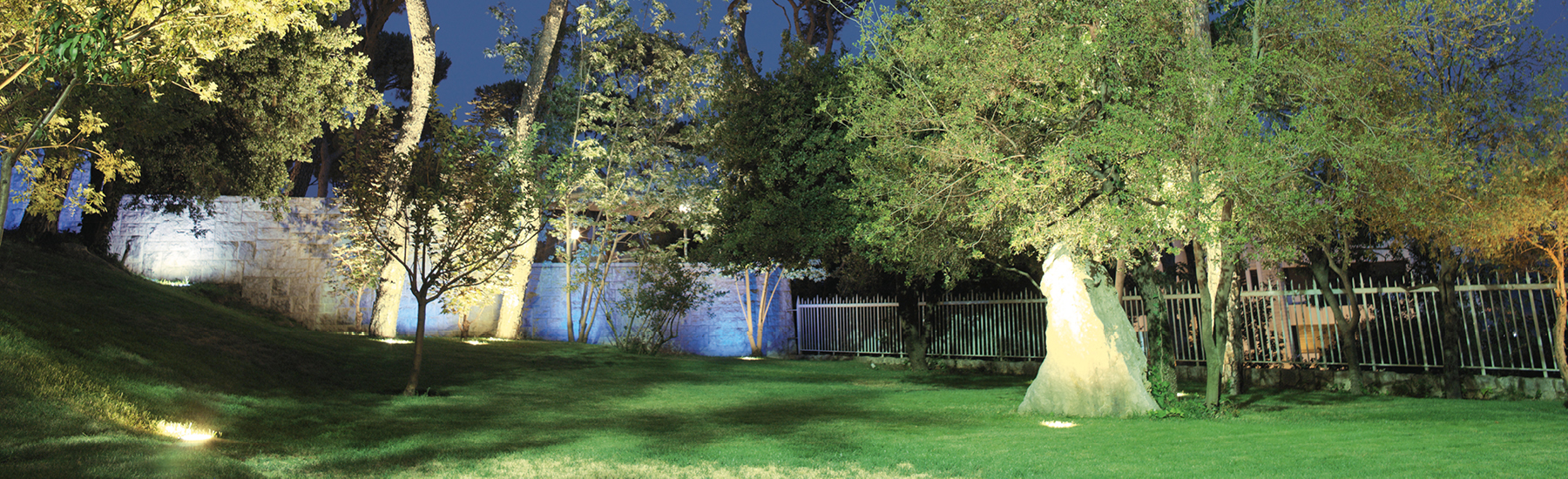 Serie CRICKET+ - Performance iN Lighting United States of America / Canada